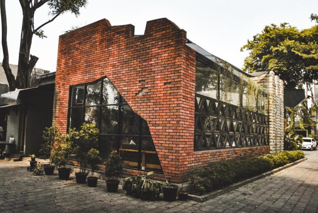 Amos Cozy Hotel Melawai Dżakarta Zewnętrze zdjęcie
