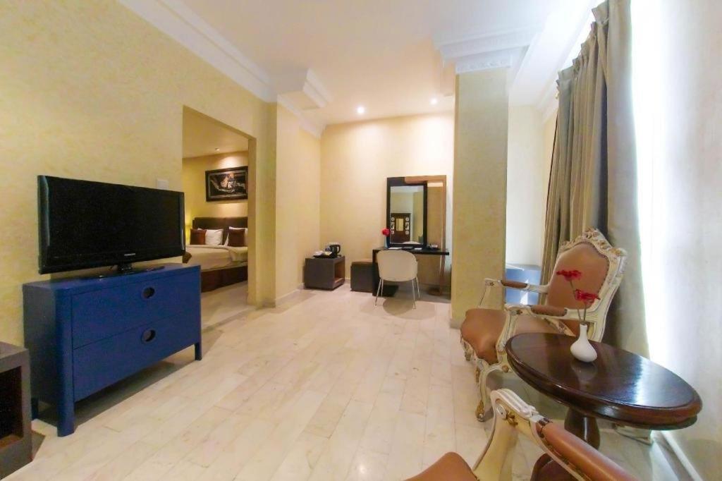 Amos Cozy Hotel Melawai Dżakarta Zewnętrze zdjęcie