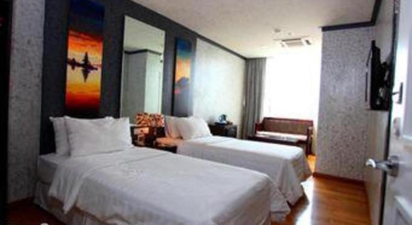 Amos Cozy Hotel Melawai Dżakarta Zewnętrze zdjęcie