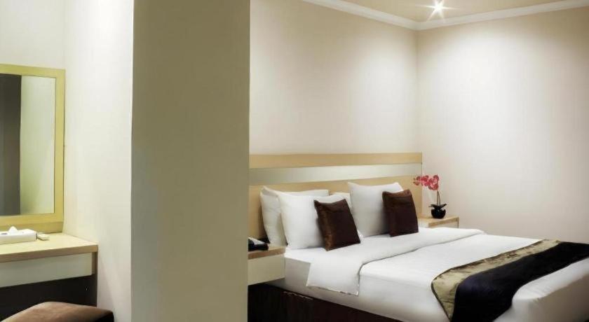 Amos Cozy Hotel Melawai Dżakarta Zewnętrze zdjęcie